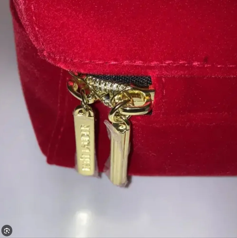 Estee Lauder Red Velvety Bow Holiday Travel/Makeup Bag